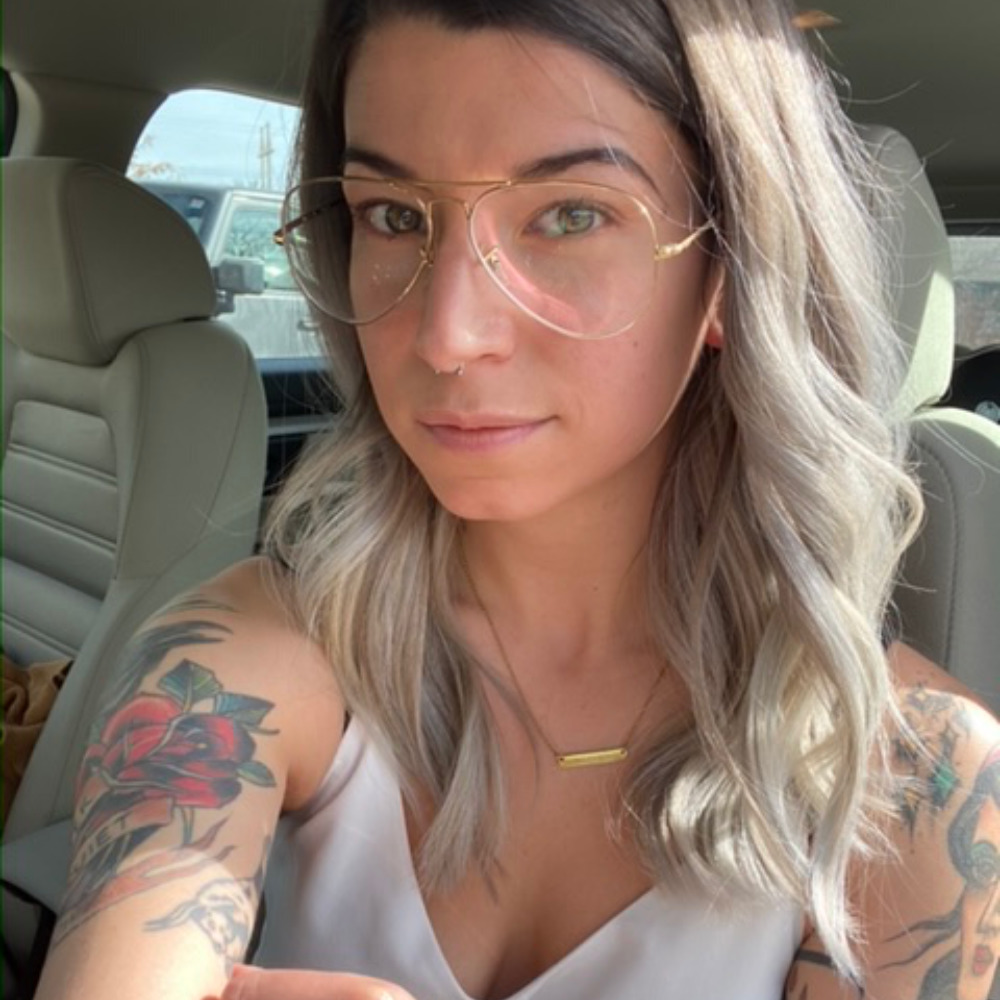 Meet your Posher, Carly